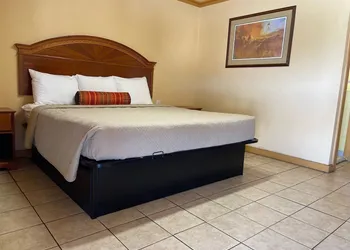 Budget Inn Motel hotel thumbnail 6