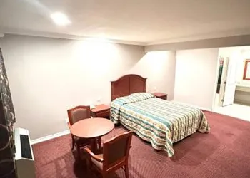 Tropic west Motel hotel thumbnail 2