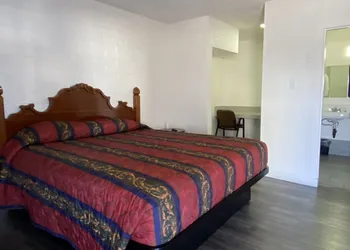 Lucky cuss Motel hotel thumbnail 4