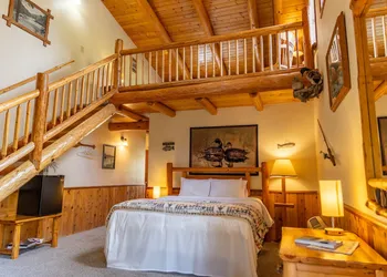 The Lindsay Lodge & Restaurant hotel thumbnail 4