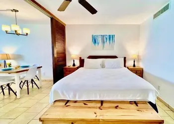 View of Paradise at Sapphire Beach hotel thumbnail 2