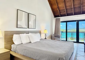 View of Paradise at Sapphire Beach hotel thumbnail 8