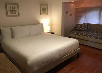 Isla Vista Condo hotel thumbnail 2