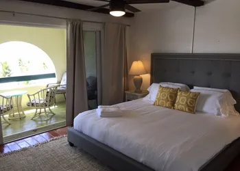 Isla Vista Condo hotel thumbnail 6