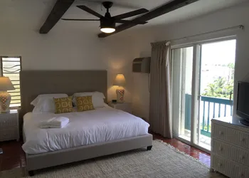 Isla Vista Condo hotel thumbnail 8
