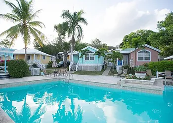 Bungalows on the Bay hotel thumbnail 4