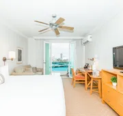 825 SEA & SUN Suite hotel detail image 4