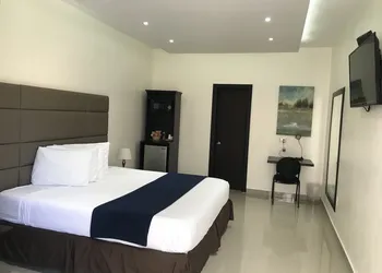 Starz Hotel hotel thumbnail 6