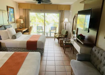 Emerald Beach Resort hotel thumbnail 8