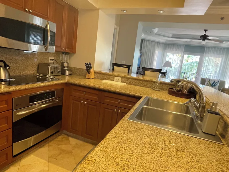 Great Bay Condominiums located at The Ritz-Carlton Club, St Thomas hotel detail image 6