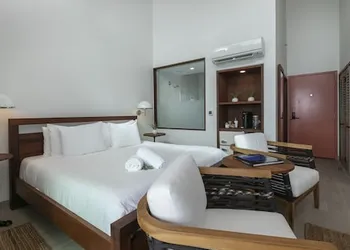 Wharfside Village Hotel hotel thumbnail 3