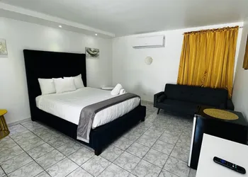 Douglas Highway Hotel hotel thumbnail 4