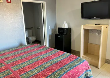 Xpress Inn & Extended Stays hotel thumbnail 7