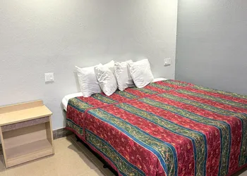 Xpress Inn & Extended Stays hotel thumbnail 8