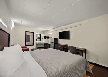 Suburban Studios Peoria hotel thumbnail 8