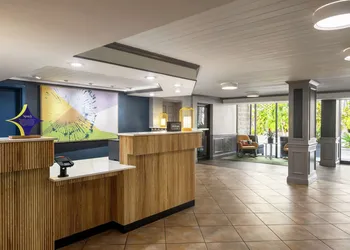 Spark by Hilton Sarasota Siesta Key Gateway hotel thumbnail 4