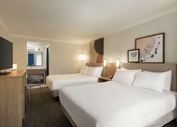Spark by Hilton Sarasota Siesta Key Gateway hotel thumbnail 6