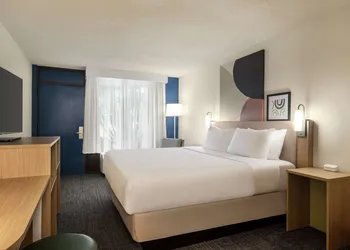 Spark by Hilton Sarasota Siesta Key Gateway hotel thumbnail 7