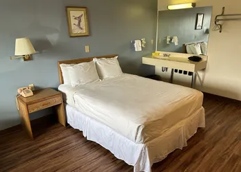 Valley Inn and Suites hotel thumbnail 6