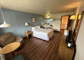 Valley Inn and Suites hotel thumbnail 7