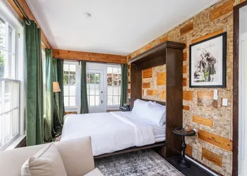 The Legacy Inn hotel thumbnail 6