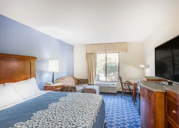 Aderi Hotel Niantic hotel thumbnail 6