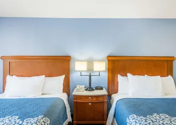 Aderi Hotel Niantic hotel thumbnail 7