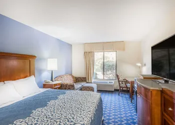 Aderi Hotel Niantic hotel thumbnail 6