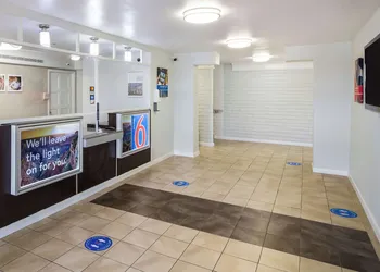 Motel 6 Baytown, TX - Garth Rd hotel thumbnail 2
