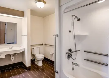 Sleep Inn & Suites Peoria North hotel thumbnail 7