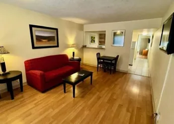 Big Chile Inn & Suites hotel thumbnail 8
