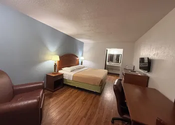 Relax Inn & Suites hotel thumbnail 6