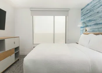 Towneplace Suites By Marriott Monrovia hotel thumbnail 8