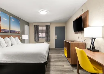 Days Inn by Wyndham Albuquerque Northeast hotel thumbnail 3
