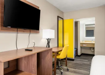 Days Inn by Wyndham Albuquerque Northeast hotel thumbnail 7