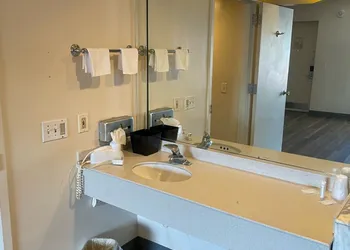 Express Inn -Rahway hotel thumbnail 6