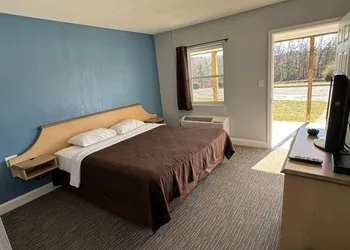 Budget Inn hotel thumbnail 2