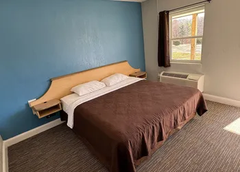 Budget Inn hotel thumbnail 3