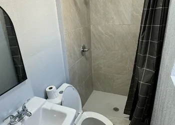 Budget Inn hotel thumbnail 5