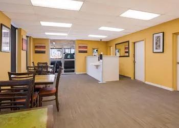Econo Lodge Gretna - New Orleans hotel thumbnail 4