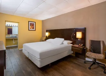 Econo Lodge Gretna - New Orleans hotel thumbnail 5
