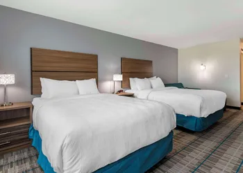 MainStay Suites Milwaukee/Franklin hotel thumbnail 8