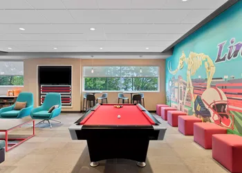 Tru By Hilton Lincoln East hotel thumbnail 5