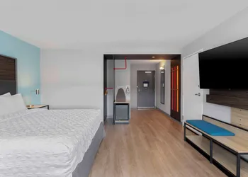 Tru By Hilton Lincoln East hotel thumbnail 7