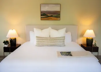 The Pathmaker Hotel hotel thumbnail 8