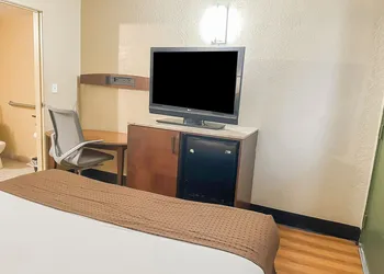 OYO Hotel Mobile, AL I-65 at Airport Blvd hotel thumbnail 8