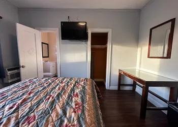 Unity Hotel - No Parking & Rooms Are Upstairs hotel thumbnail 5