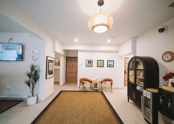 The Looking Glass Hotel hotel thumbnail 6