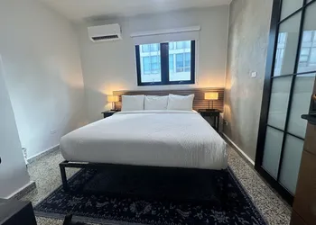 The Looking Glass Hotel hotel thumbnail 8