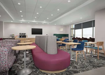 Home2 Suites by Hilton Lubbock University hotel thumbnail 2